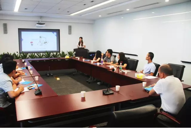名筑装饰与鲁班长的会议上